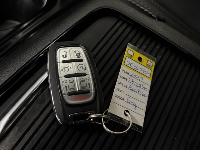 2025 CHRYSLER PACIFICA - Image 44