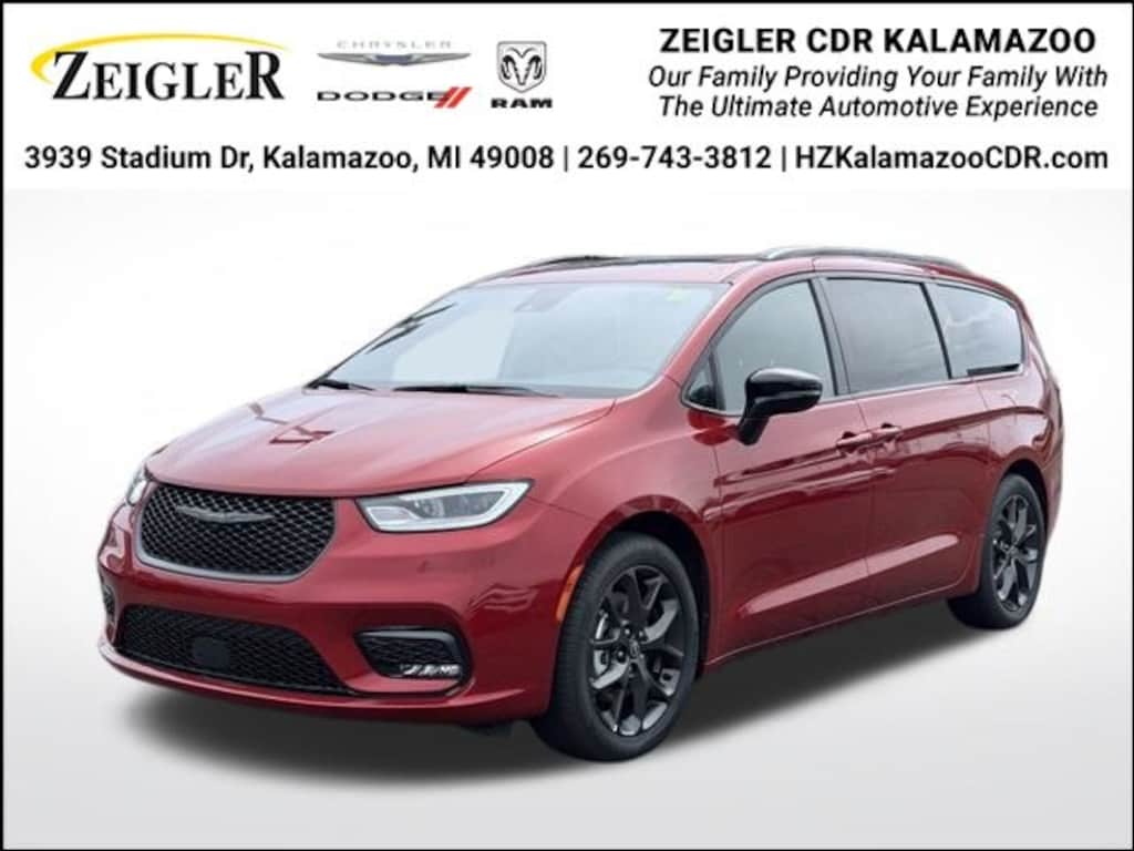 Certified 2025 Chrysler Pacifica Limited Van Passenger Van