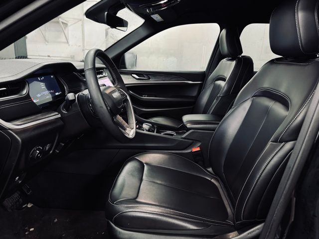 2025 JEEP GRAND CHEROKEE - Image 16