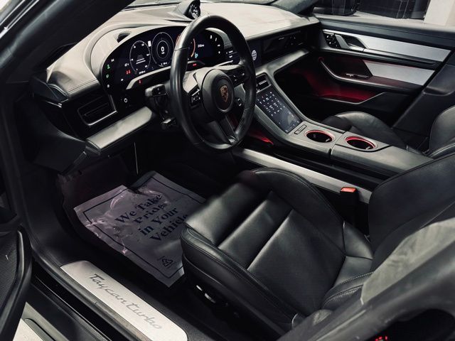 2020 PORSCHE TAYCAN - Image 18