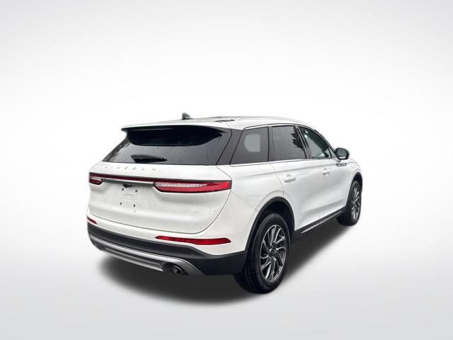 2022 Lincoln Corsair Standard photo 4
