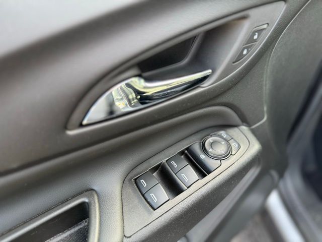 2023 CHEVROLET EQUINOX - Image 13