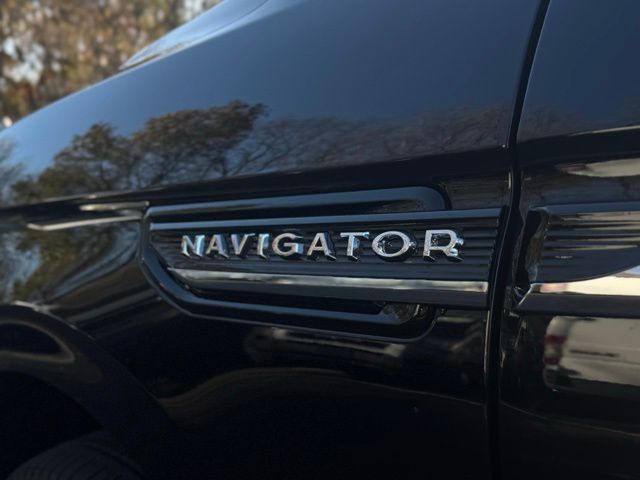 2024 Lincoln Navigator Reserve photo 2