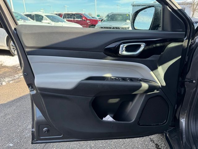 2023 JEEP COMPASS - Image 12