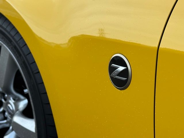 2005 Nissan 350Z Performance photo 2