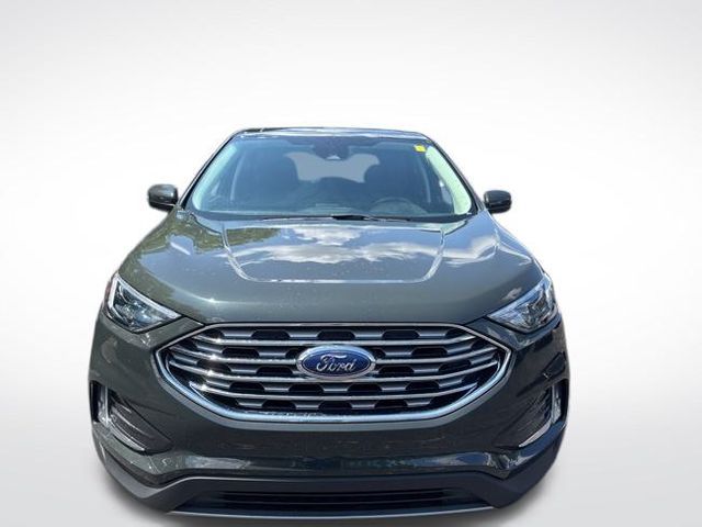 2022 Ford Edge SEL photo 2
