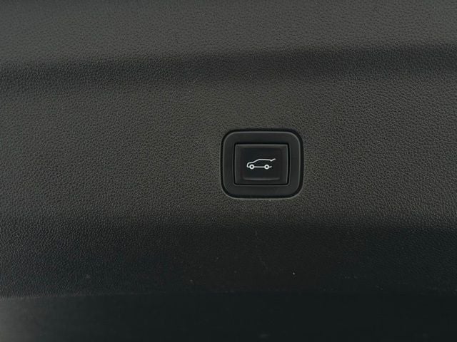 2021 GMC YUKON - Image 11