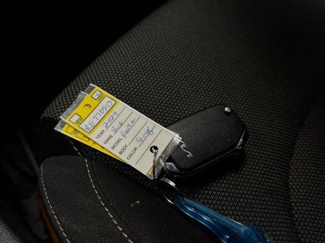 2024 KIA FORTE - Image 32