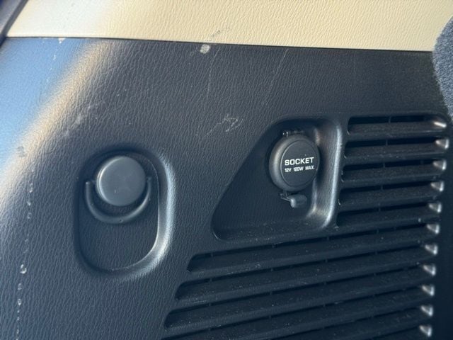 2016 INFINITI QX80 - Image 11