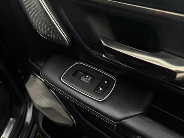 2021 RAM 1500 - Image 16