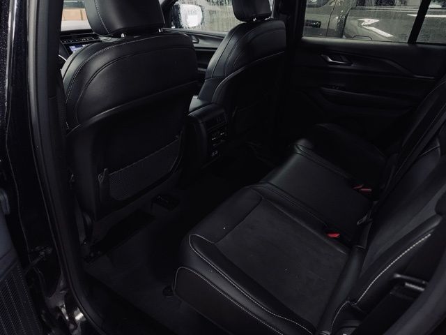 2023 JEEP GRAND CHEROKEE - Image 19