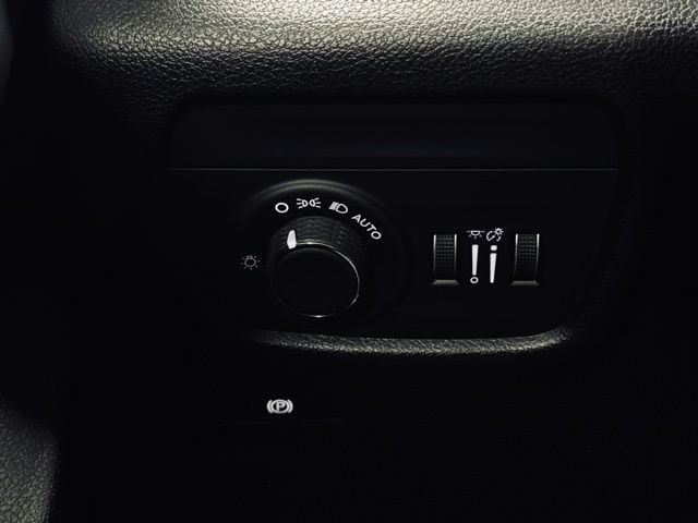 2023 JEEP GRAND CHEROKEE - Image 28