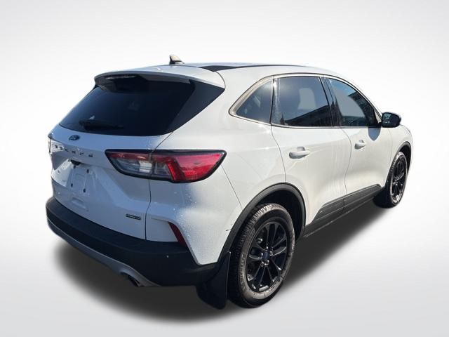 2020 Ford Escape SE Sport Hybrid photo 4