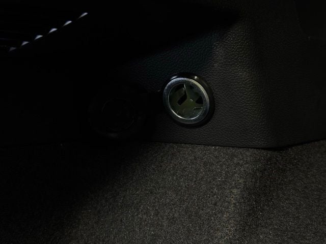 2022 VOLKSWAGEN TIGUAN - Image 12