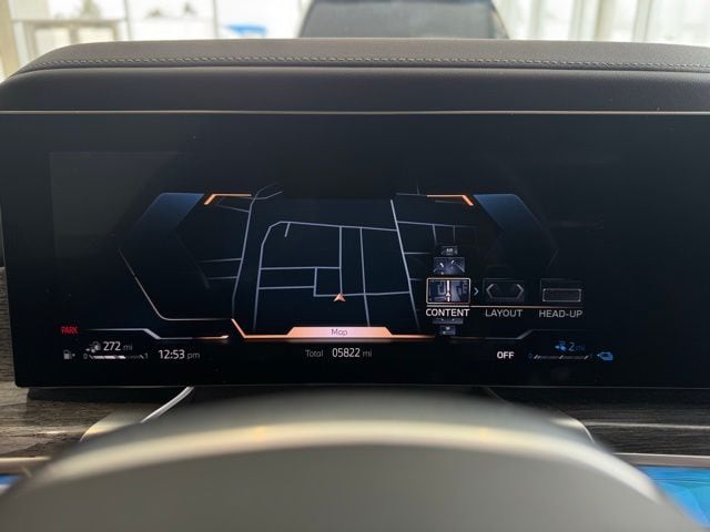 2025 BMW 750E - Image 37