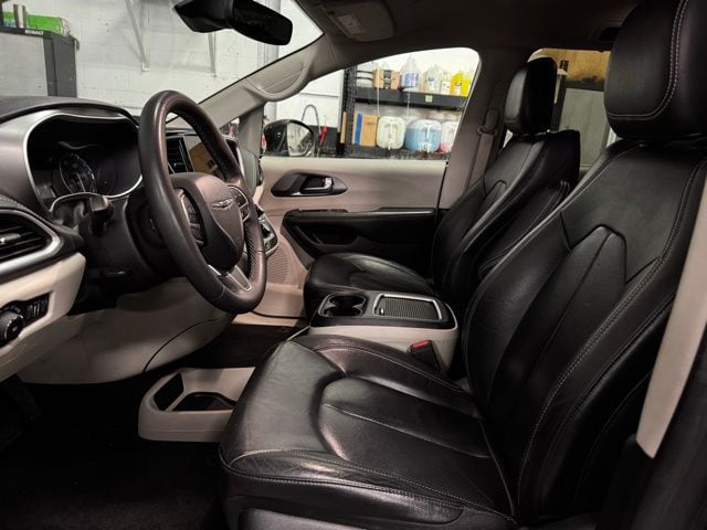 2022 CHRYSLER PACIFICA - Image 17