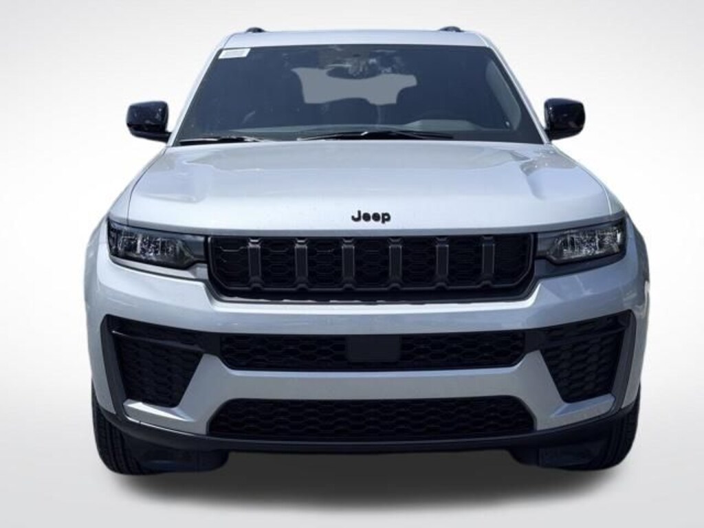 Used 2026 Jeep Grand Cherokee Laredo SUV