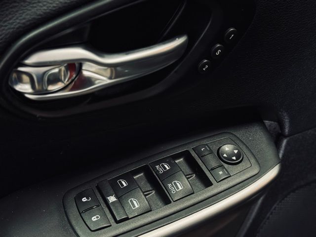 2022 JEEP CHEROKEE - Image 14