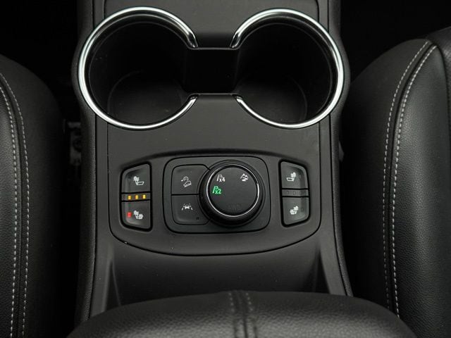 2024 GMC TERRAIN - Image 30