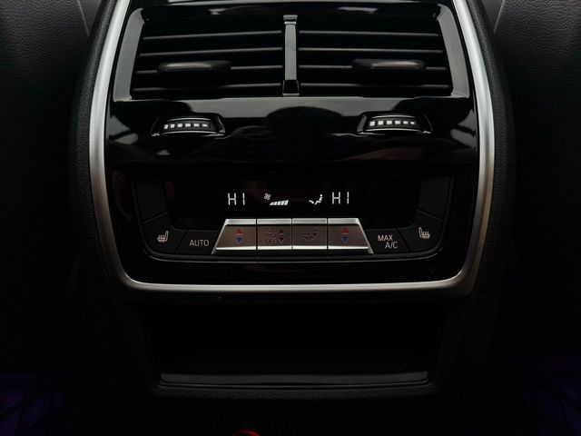 2026 BMW X7 - Image 22