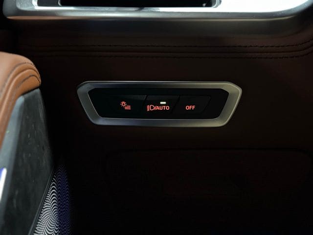 2024 BMW X7 - Image 35