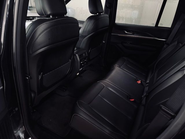 2025 JEEP GRAND CHEROKEE - Image 19