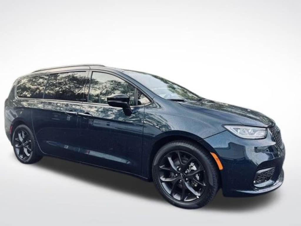 Used 2025 Chrysler Pacifica Limited Van Passenger Van