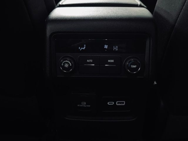 2023 GMC ACADIA - Image 24