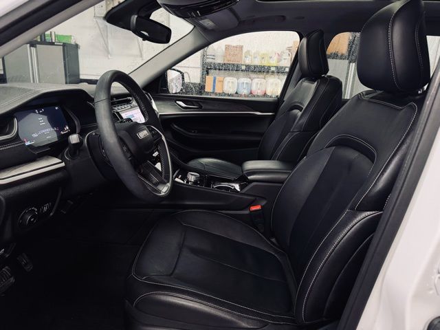 2023 JEEP GRAND CHEROKEE L - Image 17