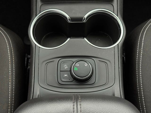 2024 GMC TERRAIN - Image 27