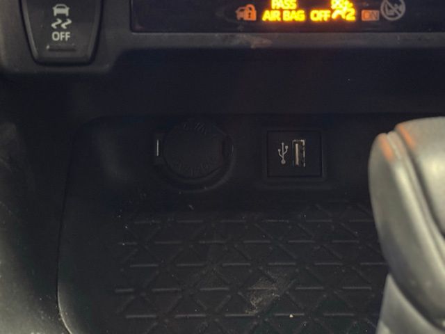 2024 TOYOTA RAV4 - Image 29