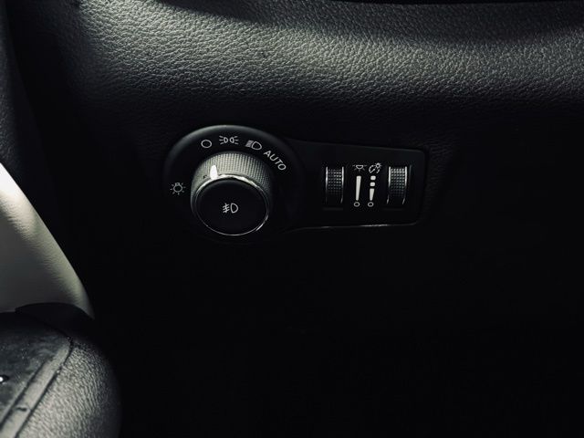 2025 JEEP COMPASS - Image 28