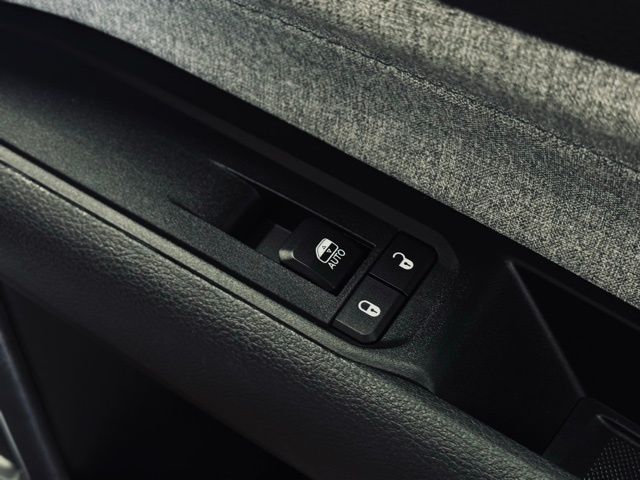 2022 JEEP COMPASS - Image 16