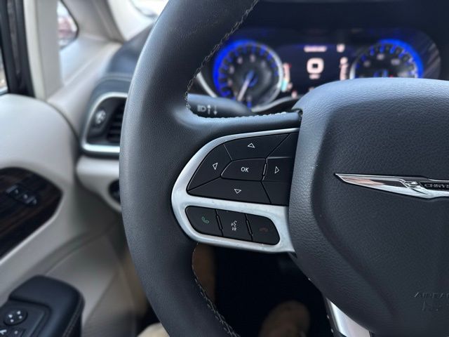2023 CHRYSLER PACIFICA - Image 30