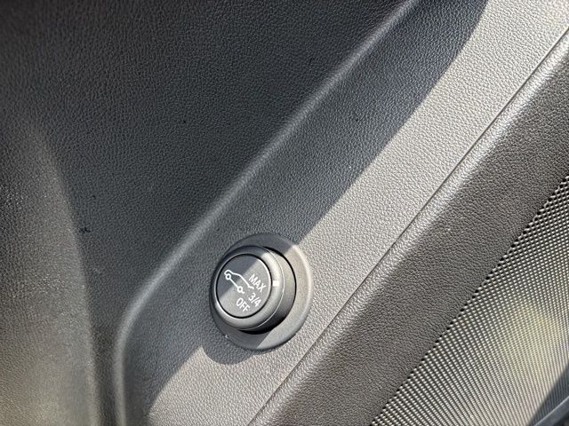 2022 CHEVROLET EQUINOX - Image 11