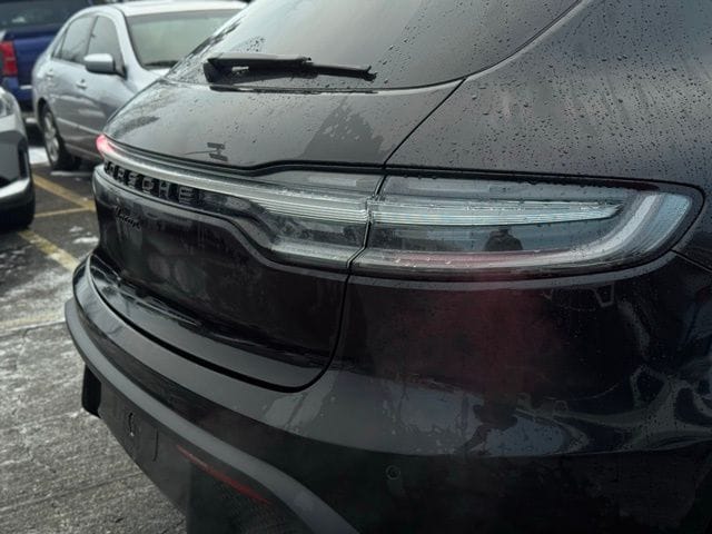 2024 PORSCHE MACAN - Image 10