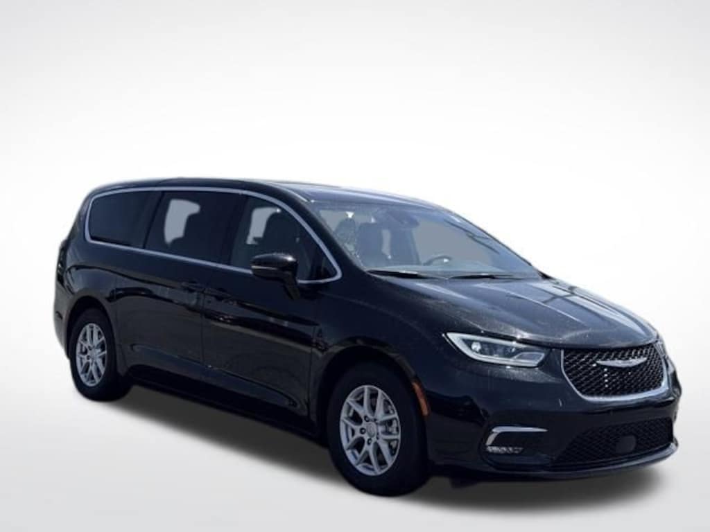 Used 2025 Chrysler Pacifica Select Van Passenger Van