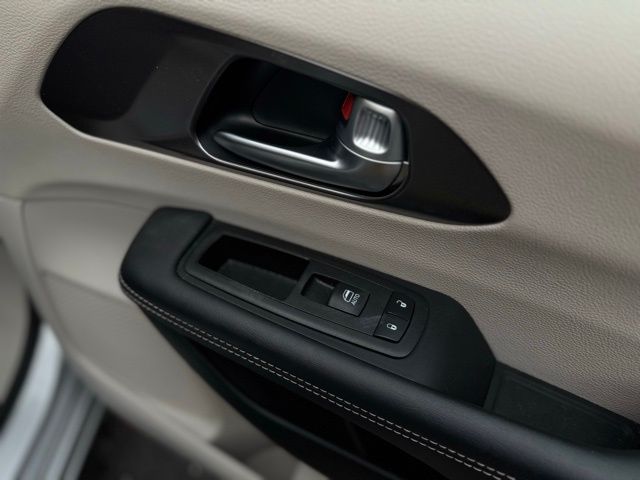 2024 CHRYSLER PACIFICA - Image 16