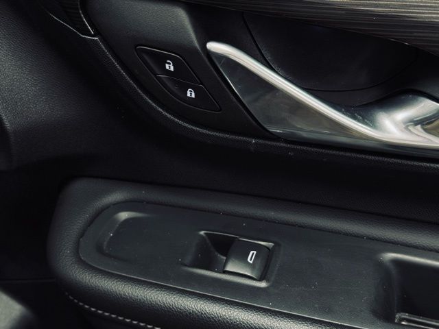 2022 GMC TERRAIN - Image 14