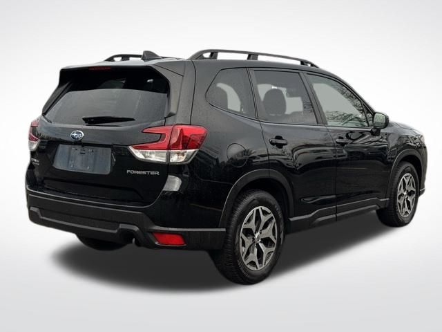 2024 Subaru Forester Premium photo 4
