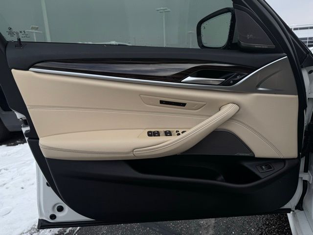 2021 BMW 540I - Image 12