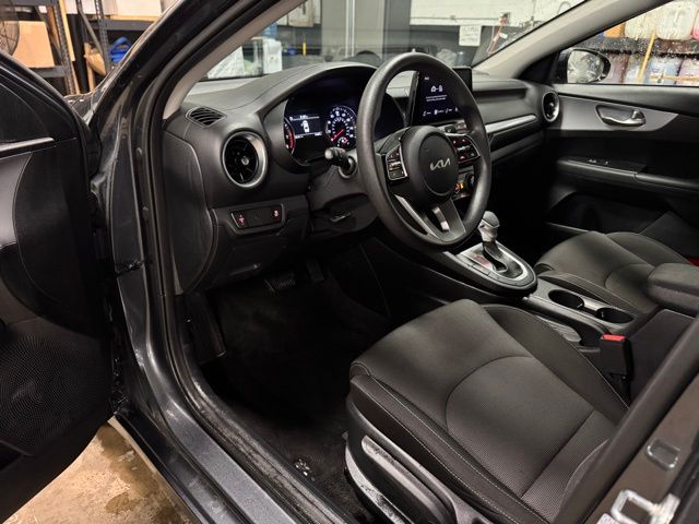 2024 KIA FORTE - Image 16