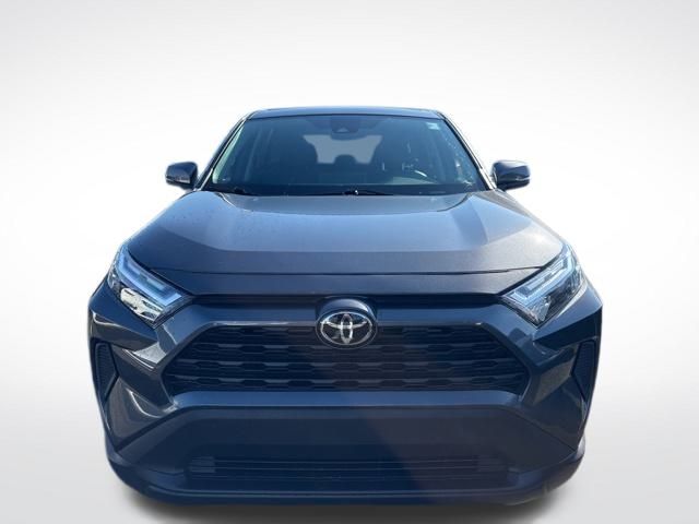 2023 Toyota RAV4 LE photo 2