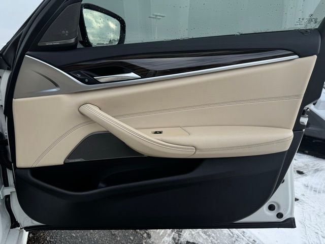2021 BMW 540I - Image 14
