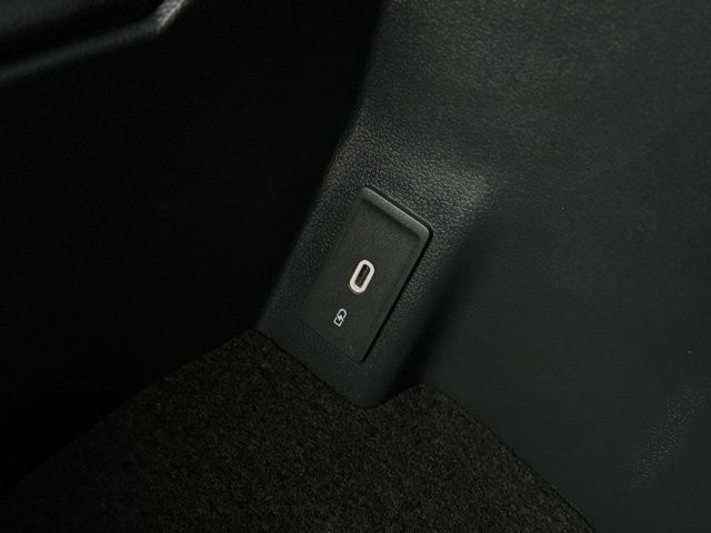 2025 VOLKSWAGEN ATLAS CROSS SPORT - Image 32