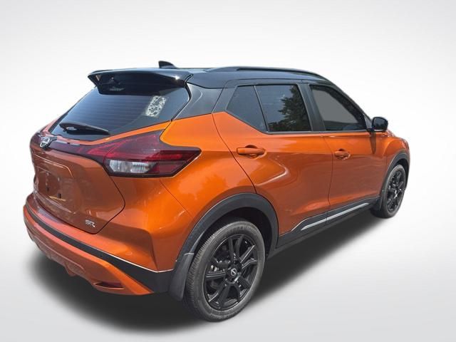 2022 Nissan Kicks SR photo 4