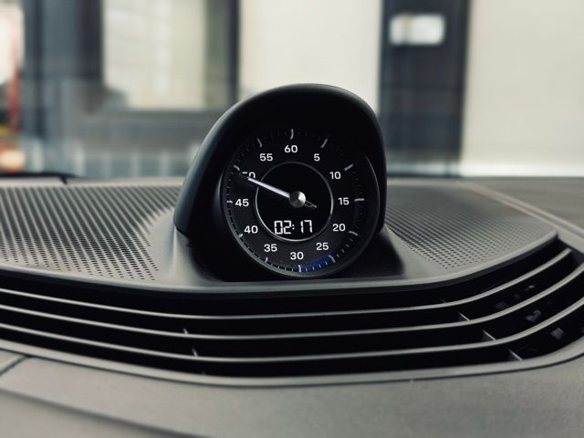 2020 PORSCHE TAYCAN - Image 41