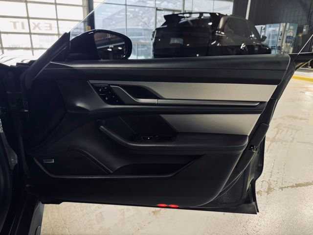 2020 PORSCHE TAYCAN - Image 15