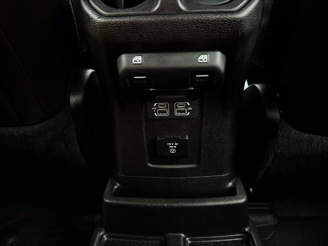 2019 JEEP WRANGLER - Image 20