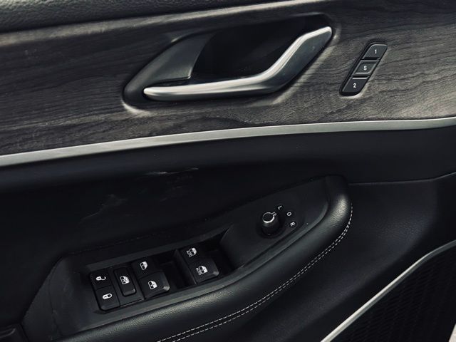 2023 JEEP GRAND CHEROKEE L - Image 14